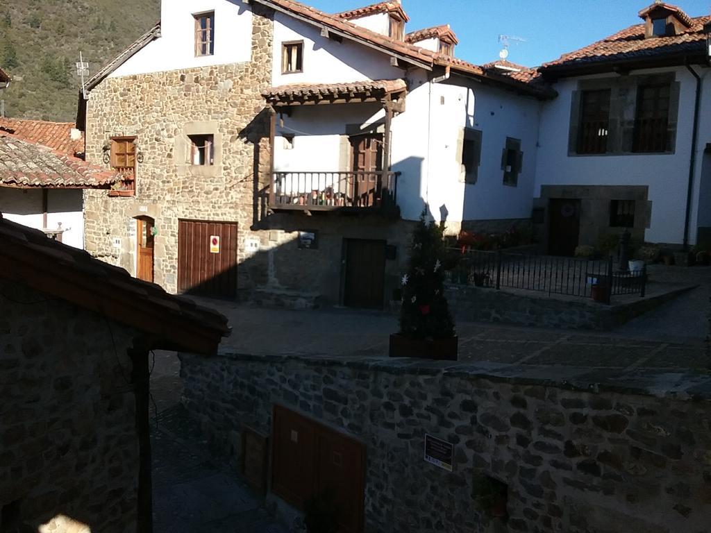 Apartamentos Casa De La Abuela ポテス エクステリア 写真